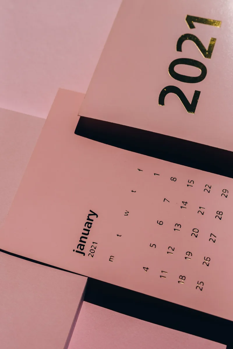 A calendar used to count days for the 183-day rule and tax residency