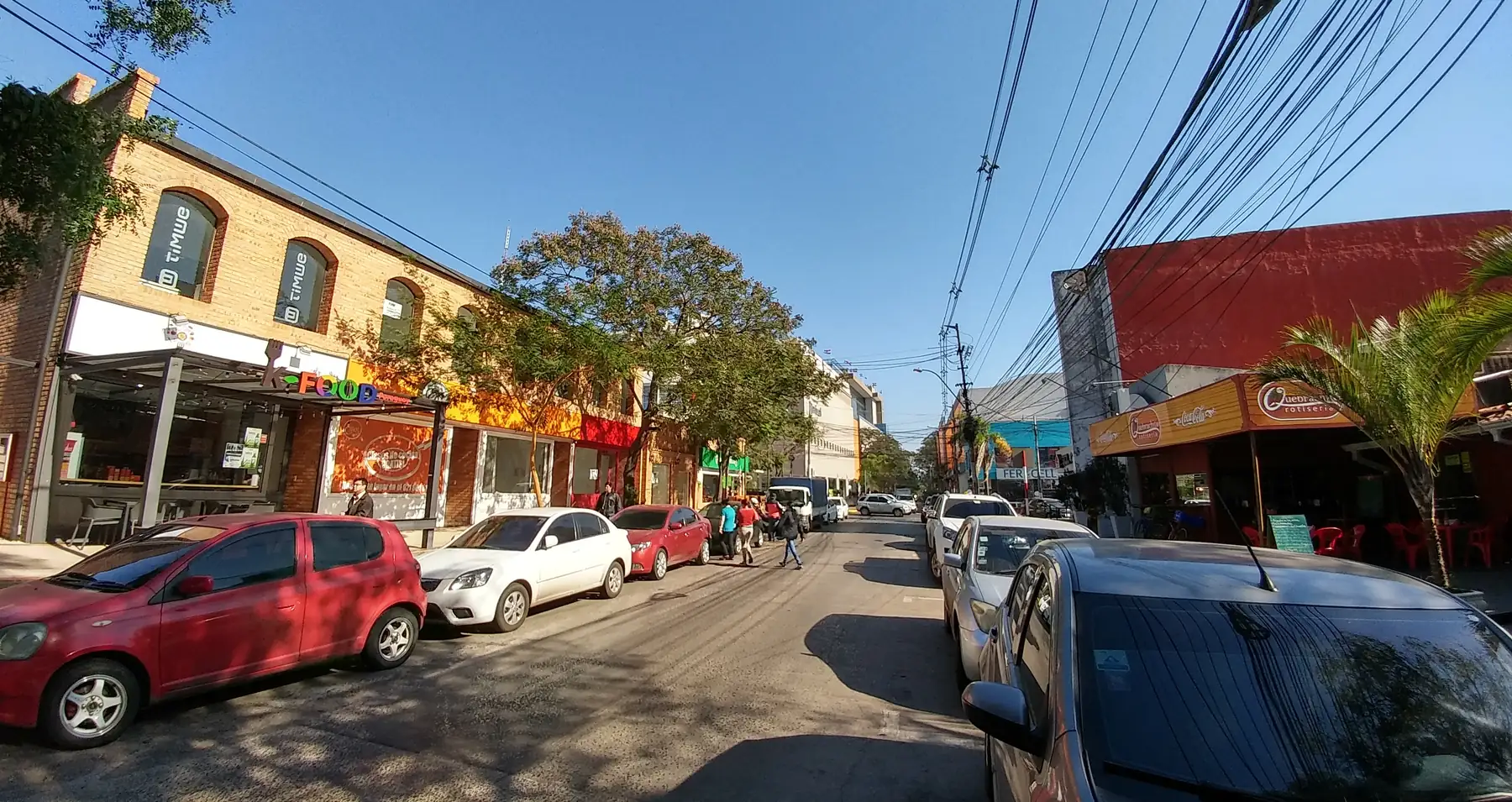 A street in Villa Morra, Asunción, the neighborhood behind the rent figures in this Paraguay cost of living guide