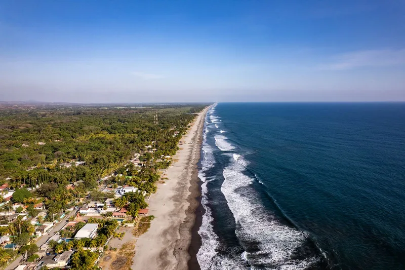 Paraguay vs El Salvador: territorial tax and Bitcoin treatment compared