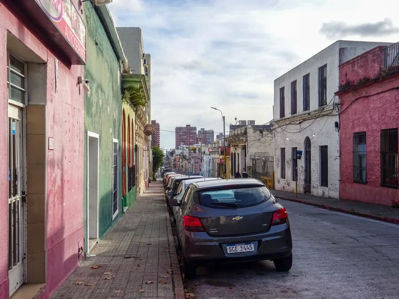 A central residential street in Las Mercedes, Asunción
