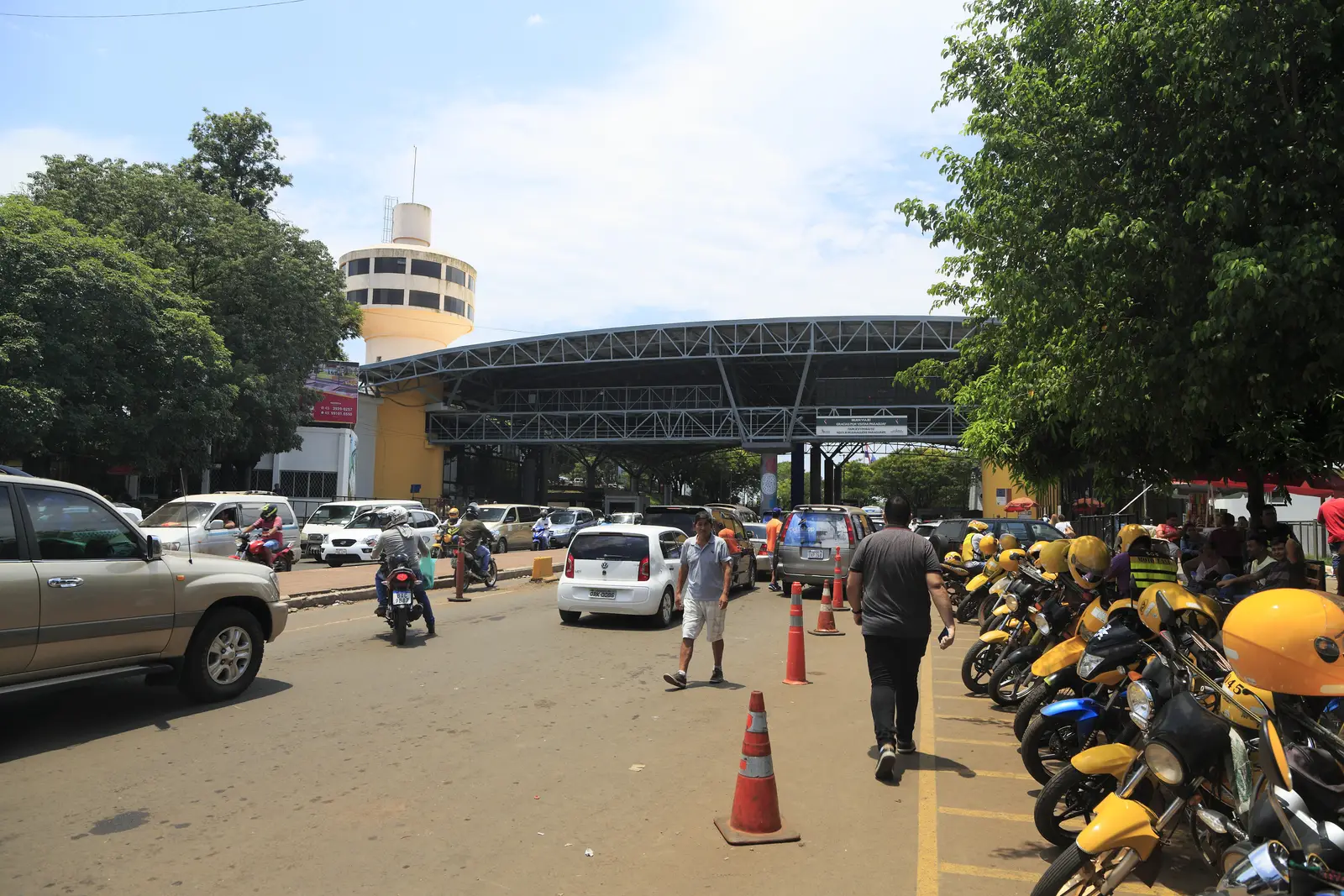 Paraguay Guaraní Up 19.7%, Customs Revenue Down 10.4%