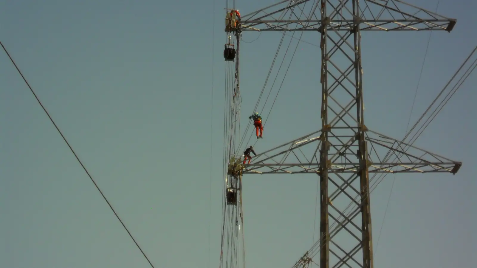 Paraguay Sets a Single Electricity Tariff for Industry