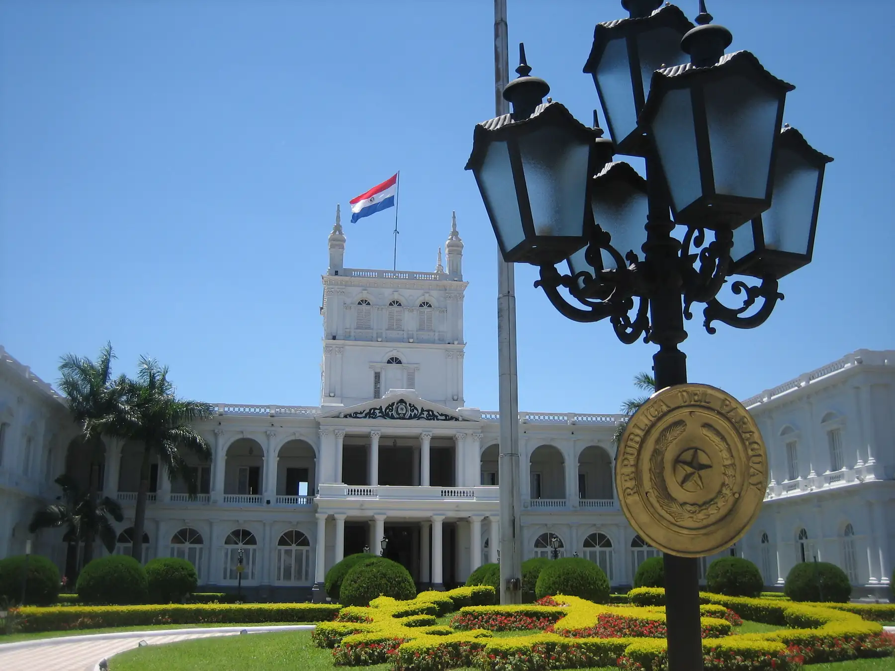 Paraguay Public Wages Absorb 53% of Tax Revenue